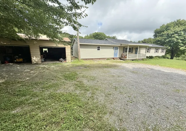 Photo 3 of Single family home for sale at 468 E Court St, Bardwell, KY 42023 | MLS# 26019213 | Listing updated on 2026-07-20
