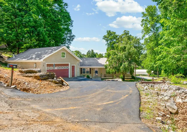 Photo 1 of Single family home for sale at 384 Ferrell Cir, Cadiz, KY 42211 | MLS# 26018749 | Listing updated on 2026-08-27