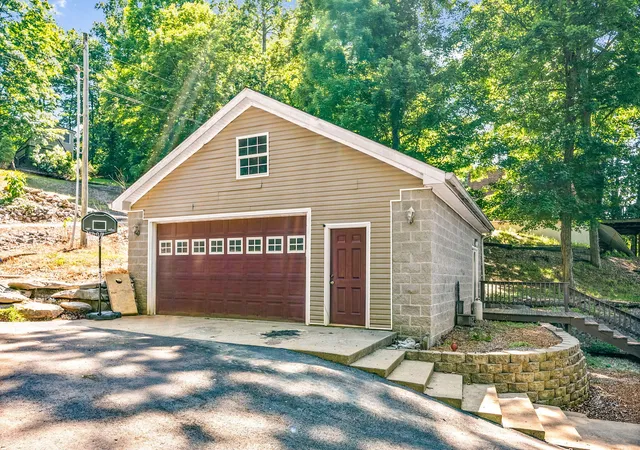 Photo 2 of Single family home for sale at 384 Ferrell Cir, Cadiz, KY 42211 | MLS# 26018749 | Listing updated on 2026-08-27