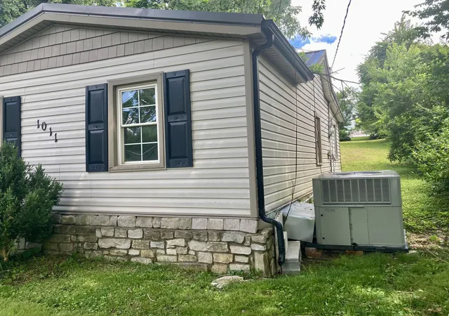 Photo 3 of Single family home for sale at 1011 Race St, Richmond, KY 40475 | MLS# 26018760 | Listing updated on 2026-07-27