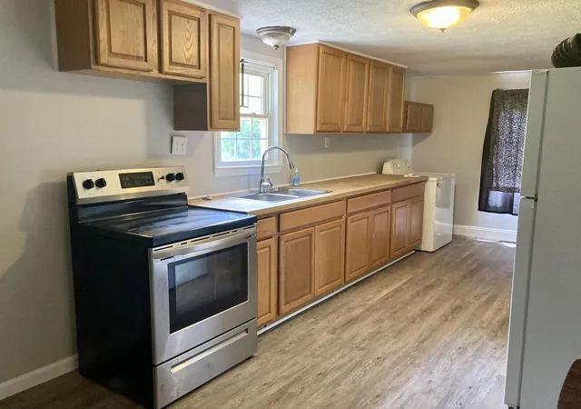 Photo 4 of Single family home for sale at 1011 Race St, Richmond, KY 40475 | MLS# 26018760 | Listing updated on 2026-07-27