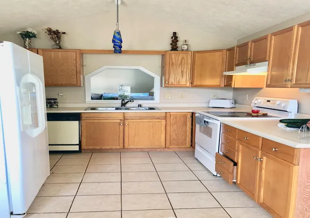 Photo 3 of Single family home for sale at 1025 Elizabeth Dr, Richmond, KY 40475 | MLS# 26018791 | Listing updated on 2026-09-13