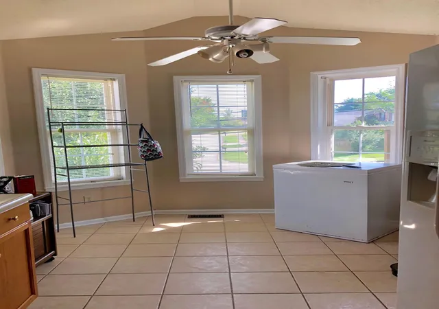 Photo 3 of Single family home for sale at 1025 Elizabeth Dr, Richmond, KY 40475 | MLS# 26018791 | Listing updated on 2026-09-13