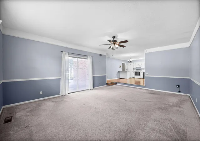 Photo 3 of Single family home for sale at 301 Donna Dr, Hopkinsville, KY 42240 | MLS# 26018770 | Listing updated on 2026-09-10