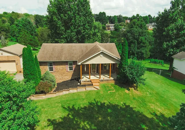 Photo 2 of Sale Pending at 133 Raven Dr, Berea, KY 40403 | MLS# 26019056 | Listing updated on 2026-10-19
