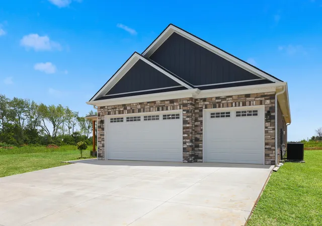 Photo 2 of Single family home for sale at 104 Madison Ave, Nicholasville, KY 40356 | MLS# 26019022 | Listing updated on 2026-07-24