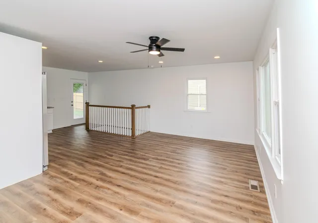Photo 3 of Single family home for sale at 408 Elm St Hts, Versailles, KY 40383 | MLS# 26021470 | Listing updated on 2026-09-11