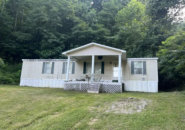 Photo 1 of Single family home for sale at 697 Hampton Cemetery Rd, Girdler, KY 40943 | MLS# 26018799 | Listing updated on 2026-08-18