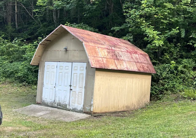 Photo 3 of Single family home for sale at 697 Hampton Cemetery Rd, Girdler, KY 40943 | MLS# 26018799 | Listing updated on 2026-08-18