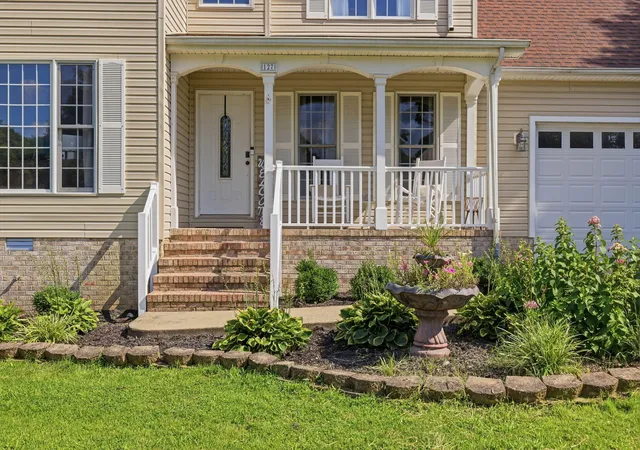 Photo 3 of Single family home for sale at 127 Gale Ln, Calvert City, KY 42029 | MLS# 26021233 | Listing updated on 2026-08-06