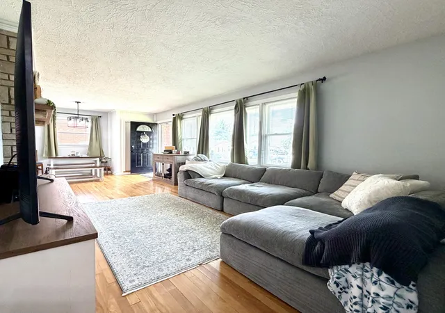 Photo 4 of Single family home for sale at 404 College Manor, Harrodsburg, KY 40330 | MLS# 26019040 | Listing updated on 2026-08-20
