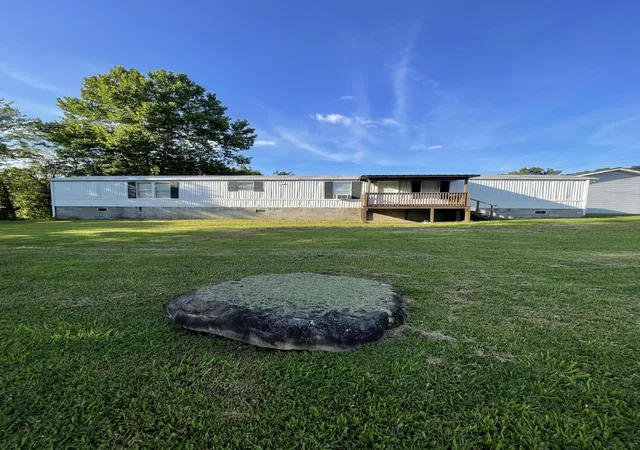Photo 1 of Single family home for sale at 2573 Kentucky 11, Heidrick, KY 40949 | MLS# 26018801 | Listing updated on 2026-09-30