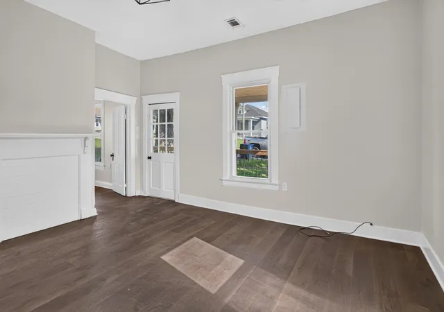 Photo 4 of Single family home for sale at 1220 W Walnut St, Danville, KY 40422 | MLS# 26018956 | Listing updated on 2026-09-24
