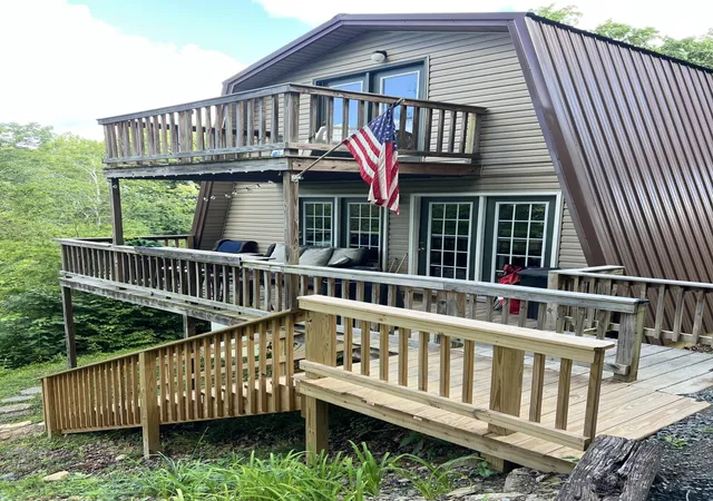 Photo 4 of Sale Pending at 1023 Harbor Springs Rd, Jamestown, KY 42629 | MLS# 26018908 | Listing updated on 2026-08-23