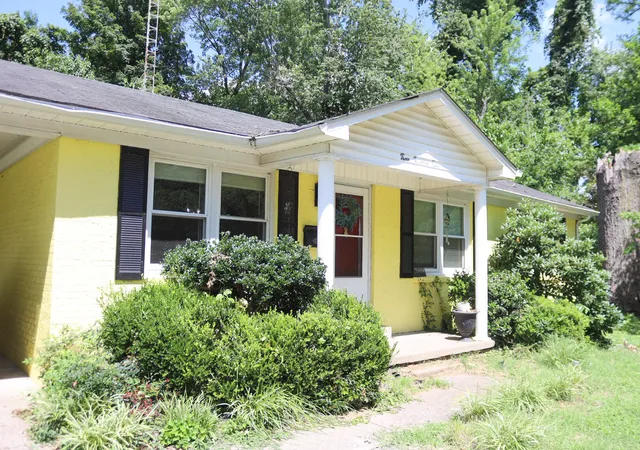 Photo 2 of Single family home for sale at 309 Brand St, Mayfield, KY 42066 | MLS# 26018840 | Listing updated on 2026-07-17