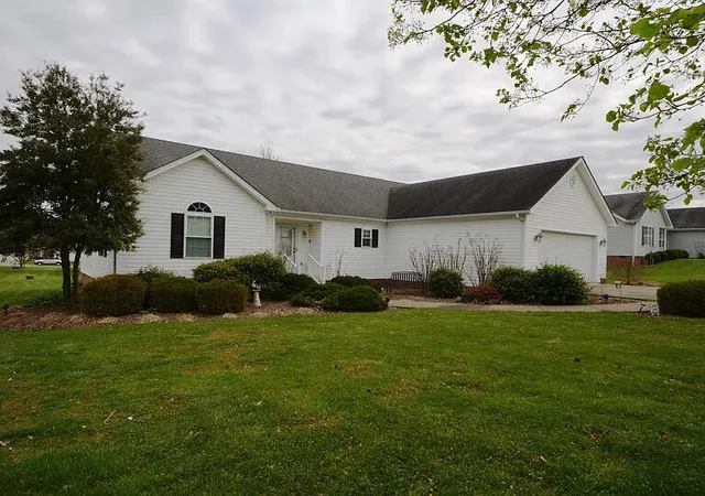 Photo 3 of Single family home for sale at 451 Bellaire Dr, Harrodsburg, KY 40330 | MLS# 26018969 | Listing updated on 2026-08-31