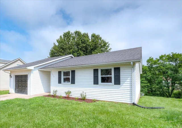 Photo 2 of Sale Pending at 230 Donalynn Dr, Frankfort, KY 40601 | MLS# 26018971 | Listing updated on 2026-09-29