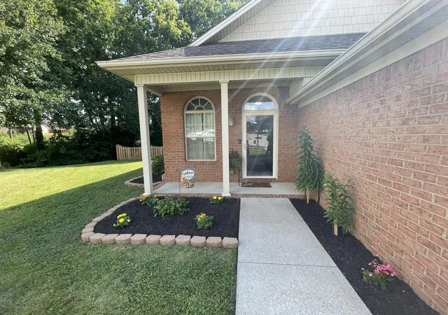 Photo 2 of Single family home for sale at 118 Back Stretch Dr, Georgetown, KY 40324 | MLS# 26018876 | Listing updated on 2026-07-29