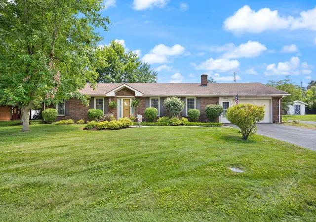 Photo 2 of Single family home for sale at 206 Stevens Ct, Campbellsville, KY 42718 | MLS# 26019688 | Listing updated on 2026-09-25
