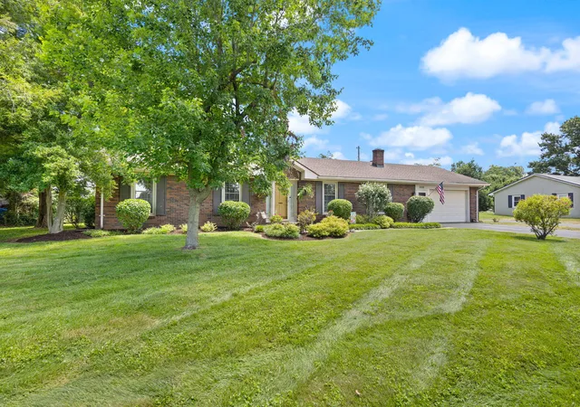 Photo 3 of Single family home for sale at 206 Stevens Ct, Campbellsville, KY 42718 | MLS# 26019688 | Listing updated on 2026-09-25