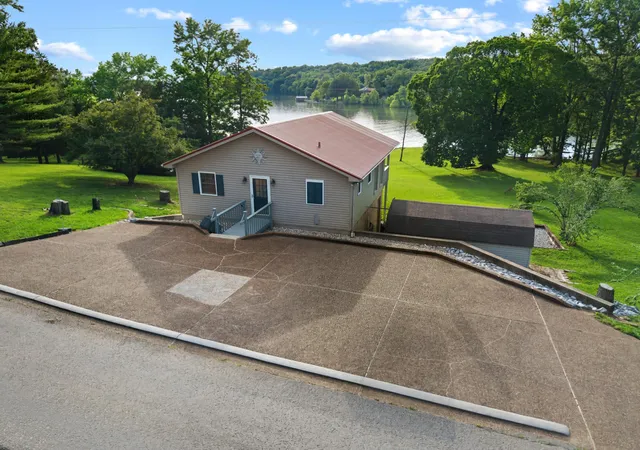 Photo 4 of Single family home for sale at 1121 Cunningham Ln, Cadiz, KY 42211 | MLS# 26019664 | Listing updated on 2026-07-23