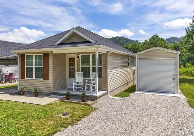 Photo 2 of Sale Pending at 313 Mynhier Rd, Morehead, KY 40351 | MLS# 26019215 | Listing updated on 2026-09-18