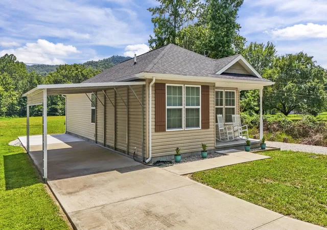 Photo 3 of Sale Pending at 313 Mynhier Rd, Morehead, KY 40351 | MLS# 26019215 | Listing updated on 2026-09-18