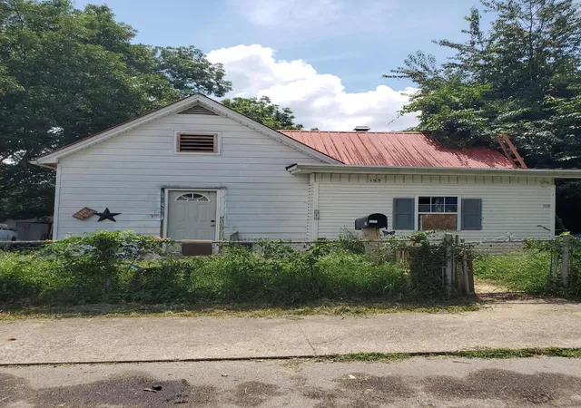 Single family home for sale at 153 Cotter Ave, Somerset, KY 42501 | MLS# 26018932
