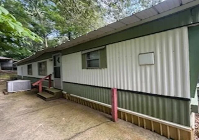 Photo 1 of Sale Pending at 925 Rockcastle Lakeshore Dr, Cadiz, KY 42211 | MLS# 26020040 | Listing updated on 2026-09-14