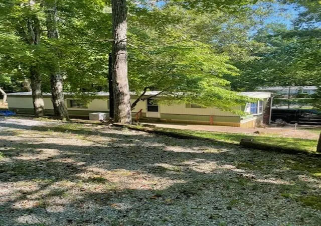 Photo 3 of Sale Pending at 925 Rockcastle Lakeshore Dr, Cadiz, KY 42211 | MLS# 26020040 | Listing updated on 2026-09-14