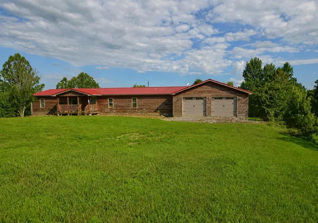 Photo 1 of Sale Pending at 130 Manns Rd, Harrodsburg, KY 40330 | MLS# 26018913 | Listing updated on 2026-07-25