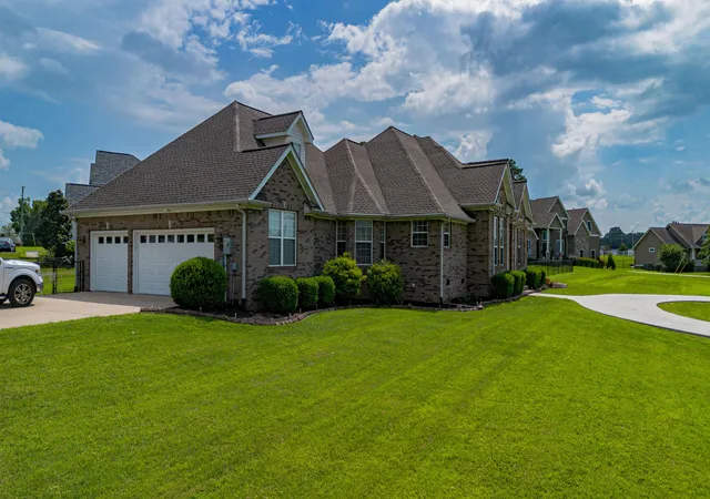 Photo 2 of Single family home for sale at 173 Elwood Gordon Dr, Benton, KY 42025 | MLS# 26019042 | Listing updated on 2026-07-18