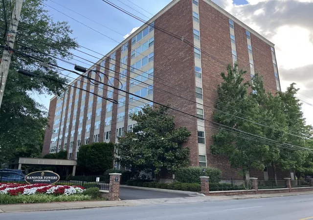 Condo for sale at 101 S Hanover Ave #2M, Lexington, KY 40502 | MLS# 26019062