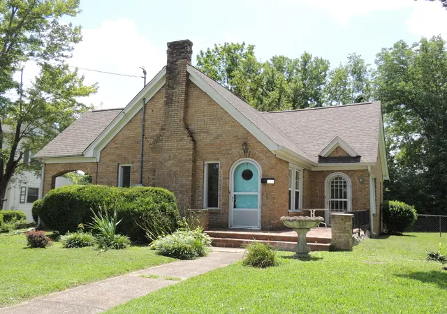 Photo 1 of Single family home for sale at 308 E College St, Mayfield, KY 42066 | MLS# 26019160 | Listing updated on 2026-09-03