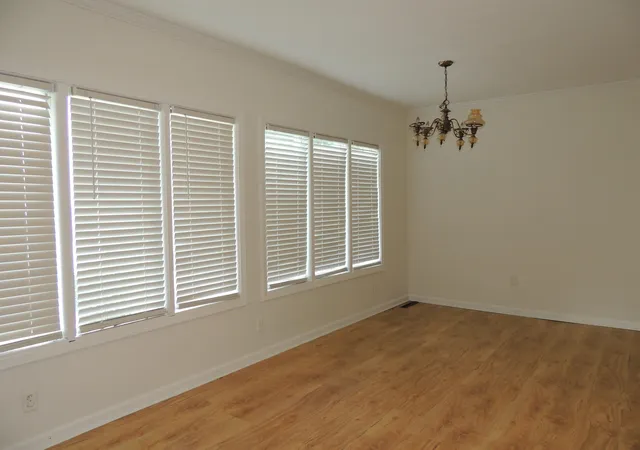 Photo 3 of Single family home for sale at 308 E College St, Mayfield, KY 42066 | MLS# 26019160 | Listing updated on 2026-09-03