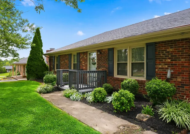 Photo 3 of Single family home for sale at 1007 Coleman Ct, Harrodsburg, KY 40330 | MLS# 26019107 | Listing updated on 2026-09-04