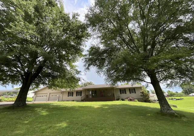 Photo 3 of Single family home for sale at 43 Collie Ln, Eubank, KY 42567 | MLS# 26018939 | Listing updated on 2026-10-10