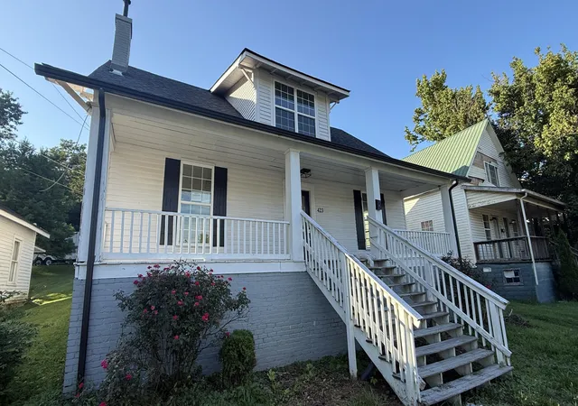 Photo 1 of Single family home for sale at 423 4th Street, Ravenna, KY 40472 | MLS# 26022415 | Listing updated on 2026-09-24