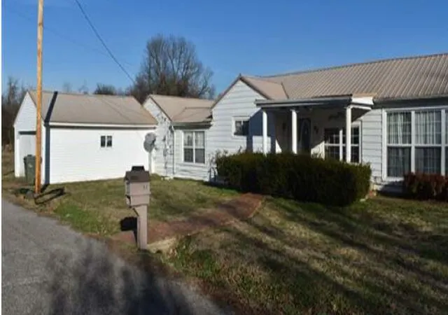Photo 2 of Single family home for sale at 186 Exchange St, Wingo, KY 42088 | MLS# 26018946 | Listing updated on 2026-07-17