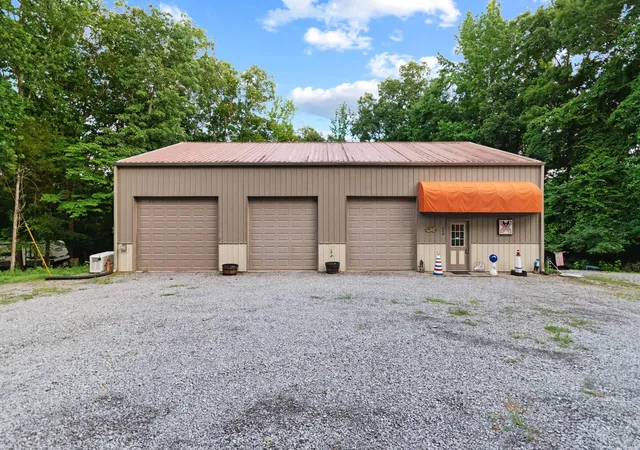 Photo 3 of Single family home for sale at 698 Walnut Dr, Cadiz, KY 42211 | MLS# 26019655 | Listing updated on 2026-09-20