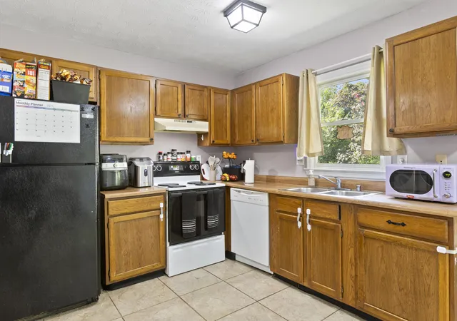 Photo 4 of Single family home for sale at 1106 Pocahontas Ct, Georgetown, KY 40324 | MLS# 26020561 | Listing updated on 2026-08-28