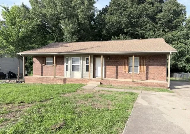 Photo 1 of Sale Pending at 416 Sideline Dr, Oak Grove, KY 42262 | MLS# 26018962 | Listing updated on 2026-09-10