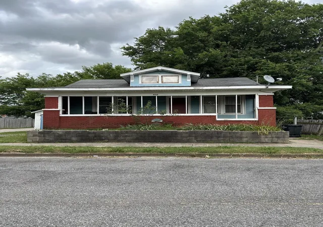 Photo 1 of Single family home for sale at 612 N 11th Street, Paducah, KY 42001 | MLS# 26018963 | Listing updated on 2026-07-23