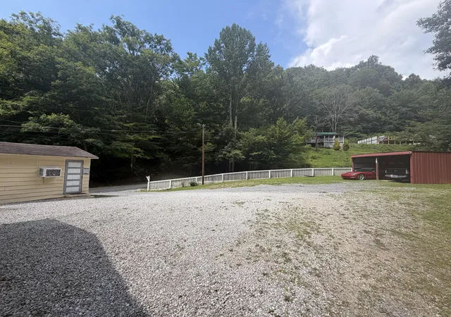 Photo 3 of Single family home for sale at 60 Beech Grv Ln, Harlan, KY 40831 | MLS# 26019053 | Listing updated on 2026-07-18