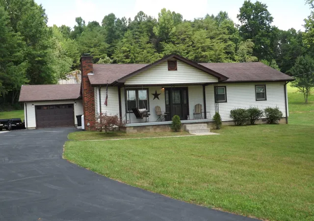 Photo 2 of Single family home for sale at 6556 Barbourville Rd, London, KY 40744 | MLS# 26019052 | Listing updated on 2026-07-21
