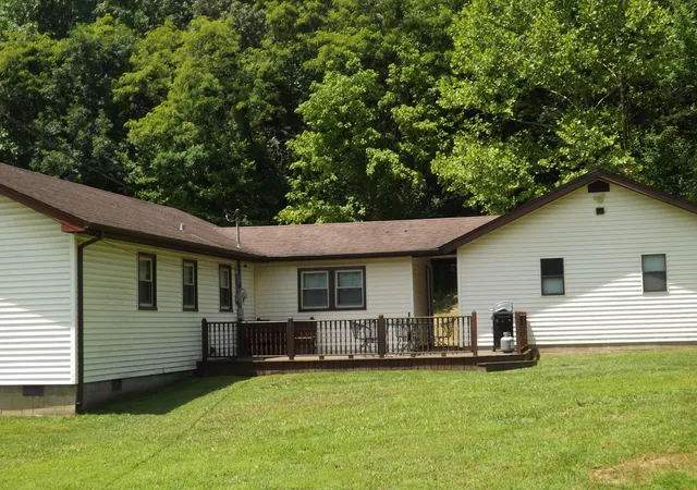 Photo 3 of Single family home for sale at 6556 Barbourville Rd, London, KY 40744 | MLS# 26019052 | Listing updated on 2026-07-21