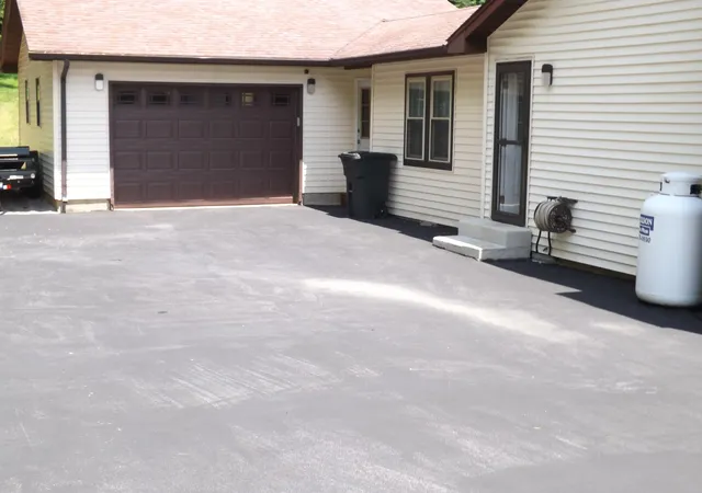 Photo 4 of Single family home for sale at 6556 Barbourville Rd, London, KY 40744 | MLS# 26019052 | Listing updated on 2026-07-21