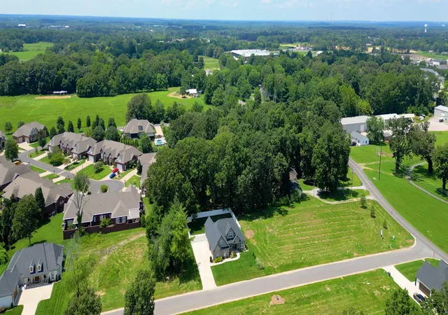 Photo 61 of Single family home for sale at 1031 Southwind Dr, Paducah, KY 42001 | MLS# 26019675 | Listing updated on 2026-09-12