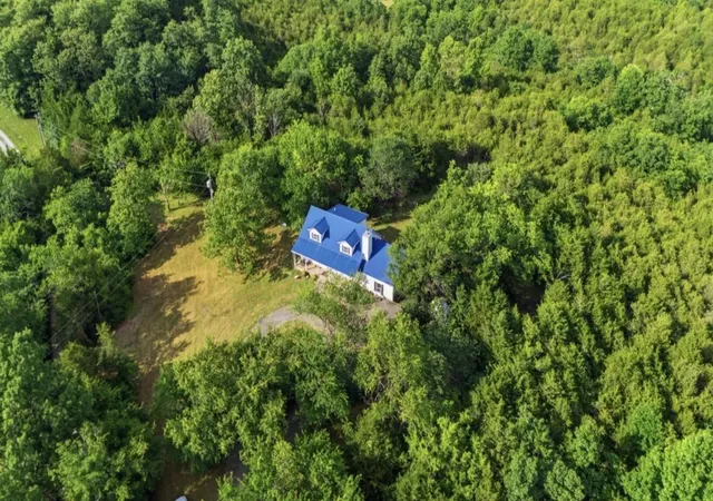 Photo 3 of Sale Pending at 355 Harlow Ln, Harrodsburg, KY 40330 | MLS# 26019041 | Listing updated on 2026-09-18