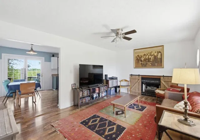 Photo 3 of Sale Pending at 355 Harlow Ln, Harrodsburg, KY 40330 | MLS# 26019041 | Listing updated on 2026-09-18